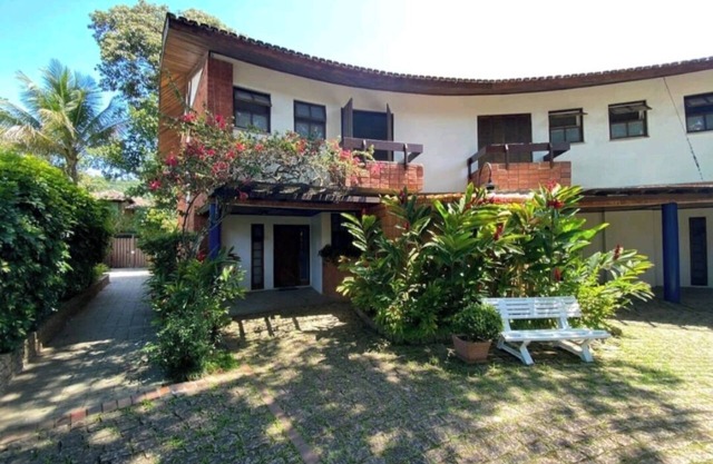 Pontal do Sahy Condominium