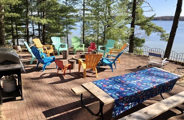 PONTOON NOW INCLUDED! Waterfront Duck Lake Cottage Interlochen, Traverse City!