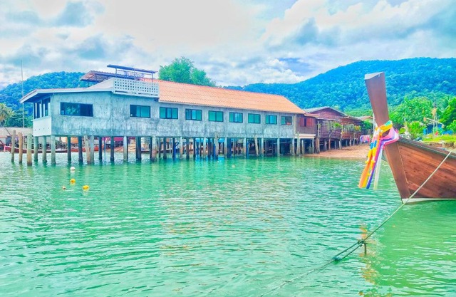 Poohry Seaview