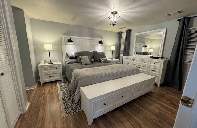 Pool, $0 cleaning fee, covered parking, new bed