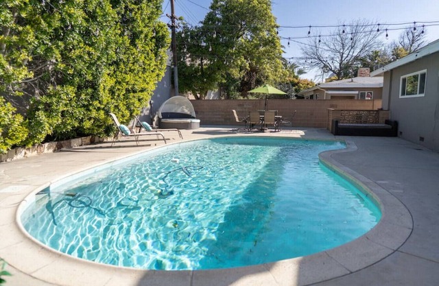 POOL!: 4BR HOME w/*SWIMMING POOL* and LARGE FENCED PATIO/YARD (p17)