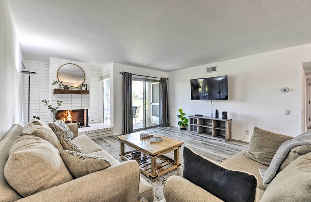 Pool Access: Pet-Friendly Bermuda Dunes Condo