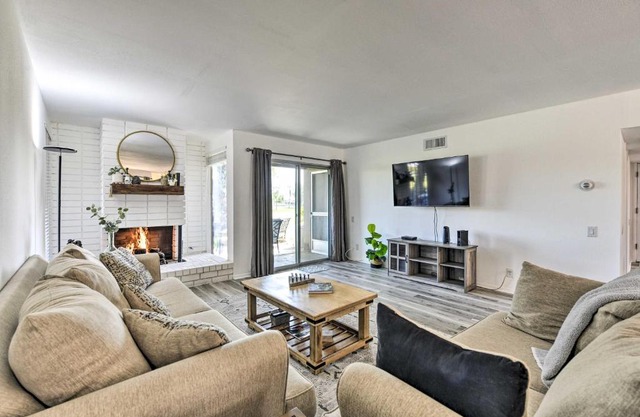 Pool Access Pet-Friendly Bermuda Dunes Condo