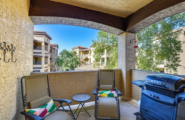Pool Access, Private Patio & Grill: Mesa Condo!