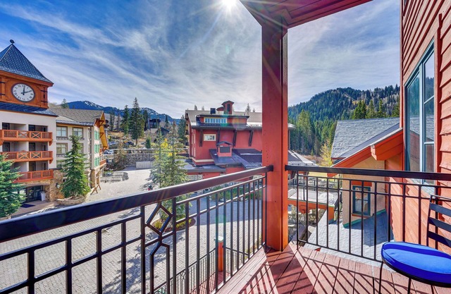 Pool Access & Views: 'SoliHaus' Gem in Brighton!