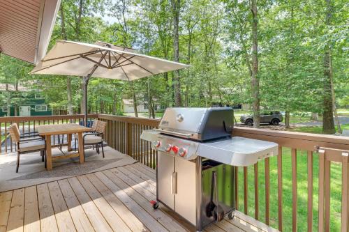 Pool and Lake Access, Yard Poconos Family Getaway