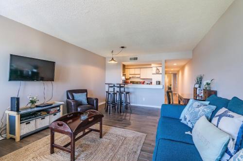 Pool and Ocean Views - First Floor Villa on Harbor Island