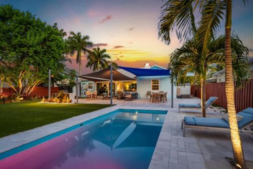 Pool and Spacious Backyard - Delray Beach Home