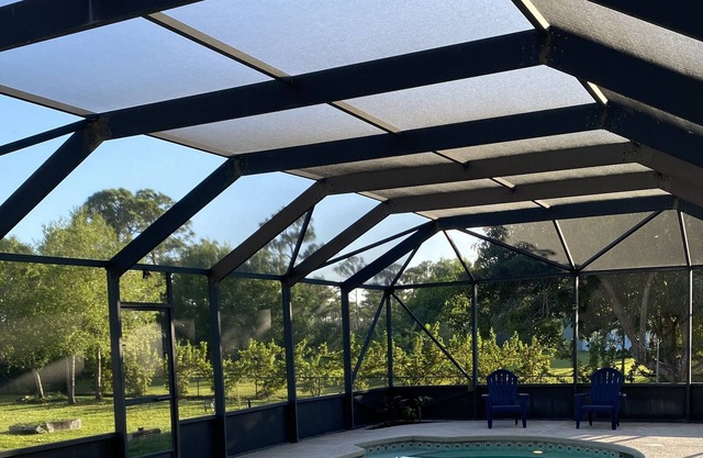 Pool and spacious property - 3/2 beauty - East of US-1