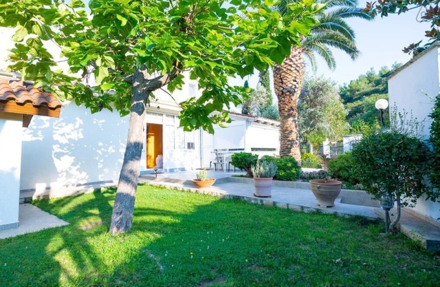 Pool Garden Villa Close to the Beach