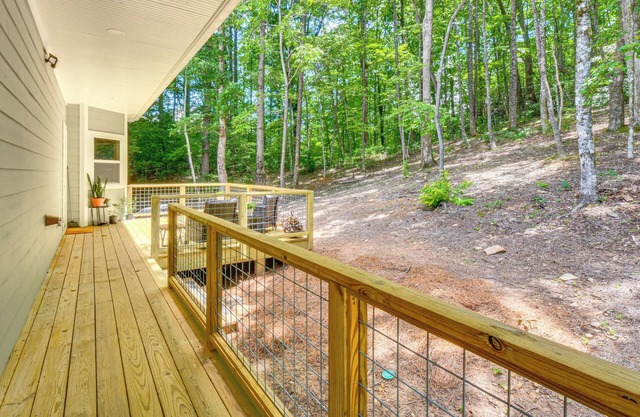 Pool & Golf Access: Family Cabin in Clayton