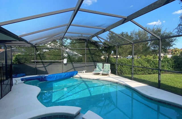 Pool Home Minutes From Disney-NEW tile in front master & dining areas