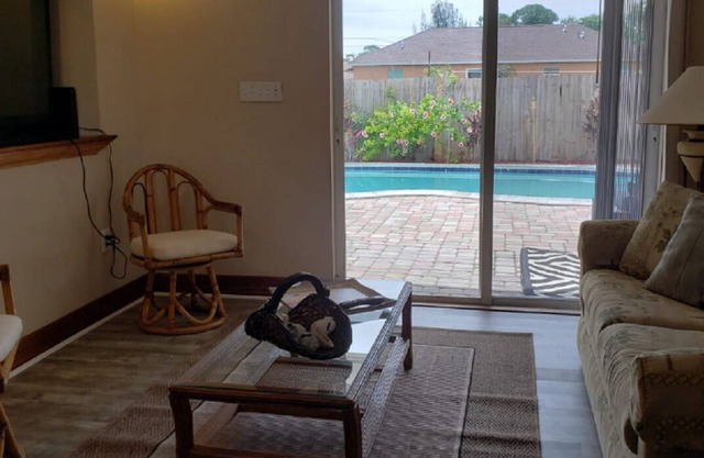 POOL HOME NEAR BEACH AND RIVER