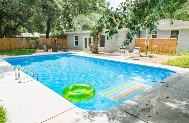 Pool Home - Perfect for Families - 4 Bedrooms