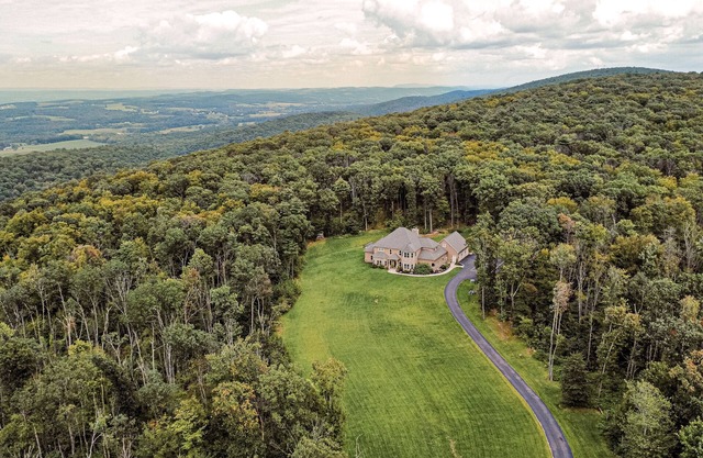 Pool, Hot Tub, Indoor Slide, PICKLEBALL, Game room, and so much more. Sleeps 20.