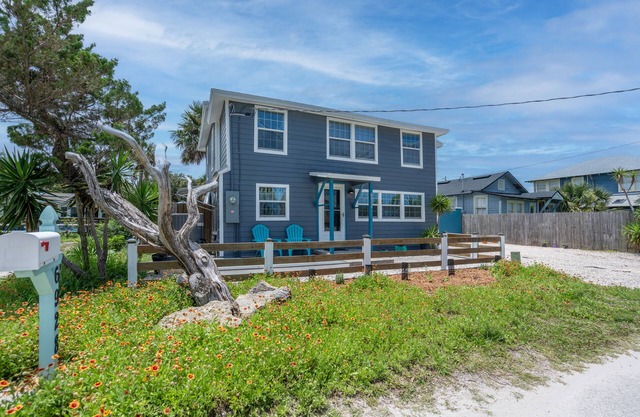 Pool, Hot Tub & Tiki Bar - Dog-Friendly Beach House in St. Augustine