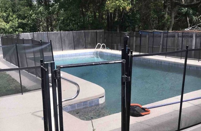 Pool House near WEC. Pet Friendly!