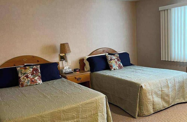 Pool Pass Walk to ski hill or golf villa