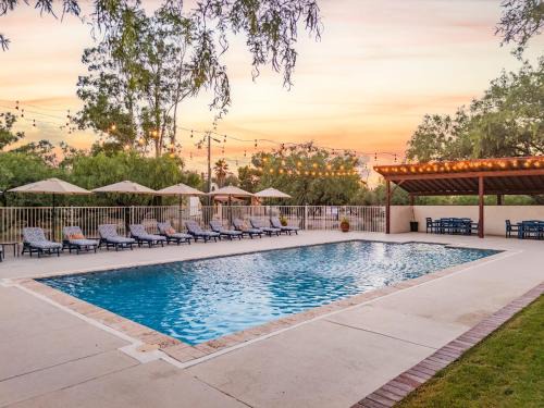 Pool Pickleball Basketball BBQ Games Solana Villa 1