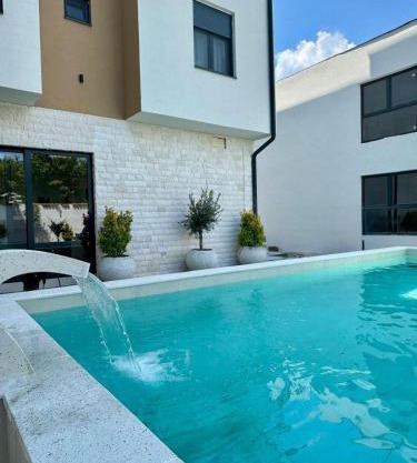 POOL RESORT- Vila Lena lux apartmani 7 i 8