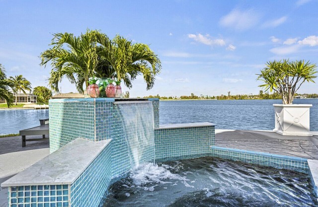 Pool, Spa, Sunsets, Kayaks, Bikes, Fishing gear