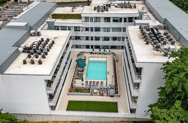 Pool under 1 Mi to Broadway Romantic Stay