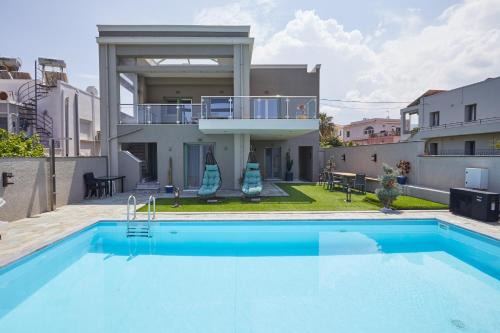 Poolside at Vrontados