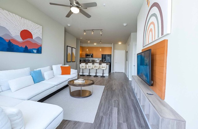 Poolside Comfort | 2BR Galleria Stay w/Garage