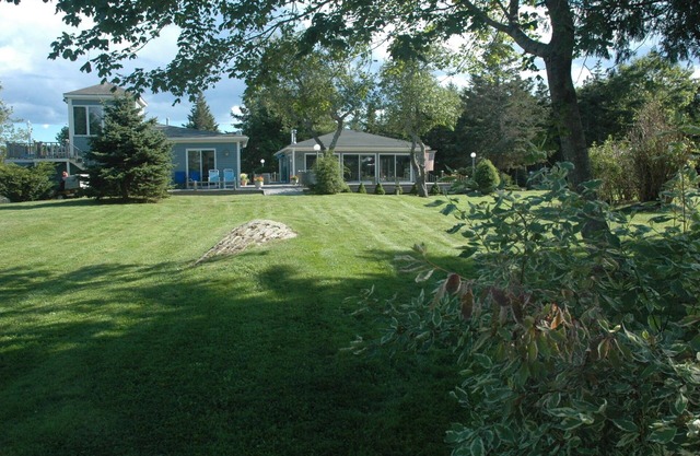 POOLSIDE The Moorings, ocean views, close to Pemaquid beach!