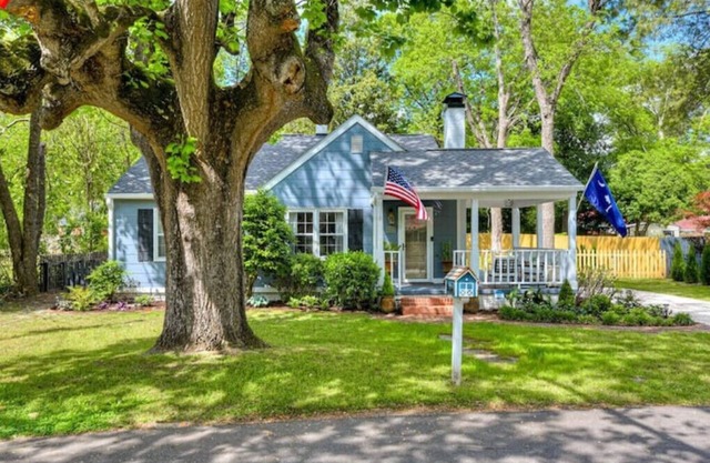 Poplar Cottage, near Bruce’s field, Horse District .