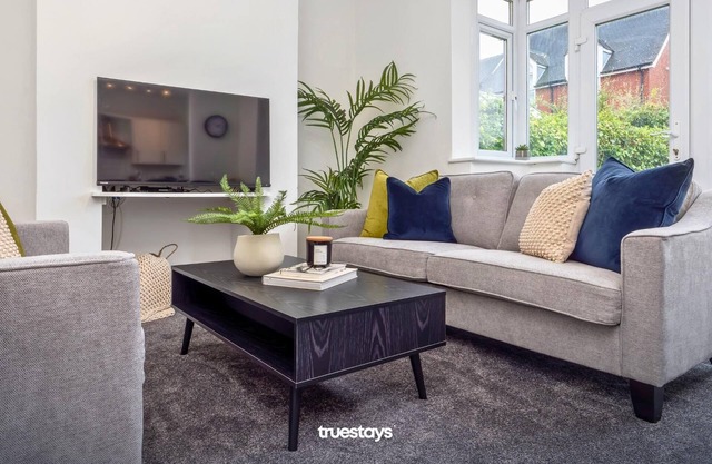Poplar House | by Truestays ® Serviced Accommodation