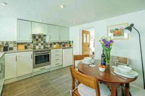Poppy Cottage, Aldeburgh - Prime location, close to the beach and High Street - Aldeburgh Coastal Cottages