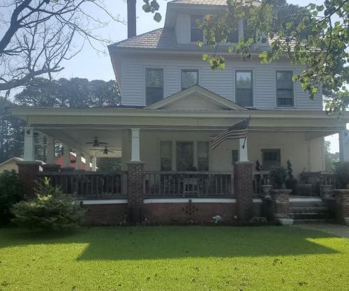 Porch life in Sunbury