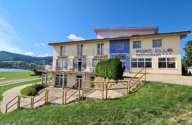 Port Club pension & restaurant
