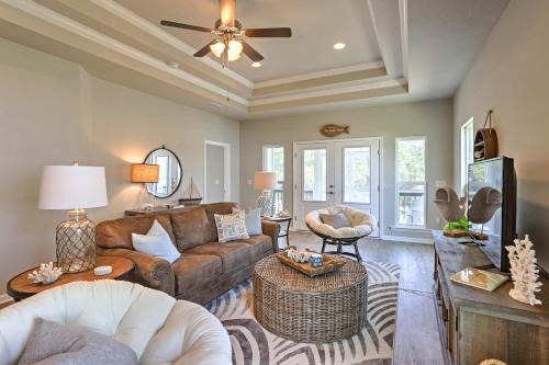 Port St Joe Beach House with Pool Access!