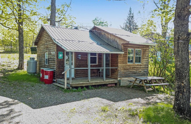 Portage Lakeside Cabins, The Fishing Shack