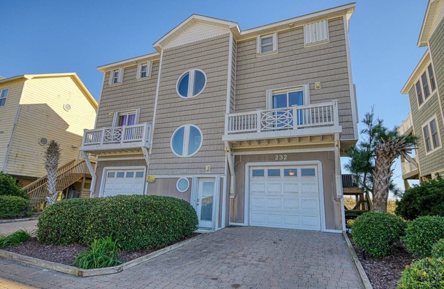 Portals - A beautiful oceanfront, 5 bedroom, 3 1/2 bath private cottage!