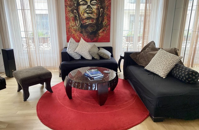 PORTE MAILLOT & ETOILE - PERFECT WORK & TOURIST LOCATION - LUX RENOVATED FLAT
