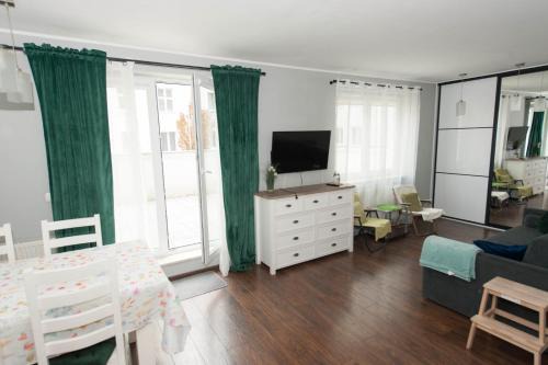 Portlight Apartment -at Marina Yacht Park, Old Town Gdynia
