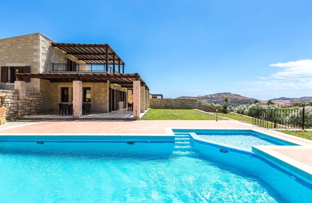 Poseidon Villa, Private pool, amazing sea views, walking distance to shops
