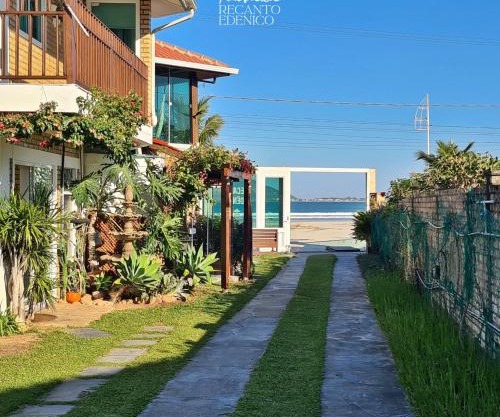 Pousada Recanto Edênico - à beira mar da Praia Ponta do Papagaio, Palhoça SC