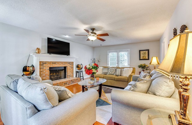 Powder Springs Home w/Grill: 11 Mi to Six Flags!
