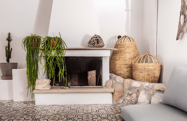 Pozolani traditional cycladic home