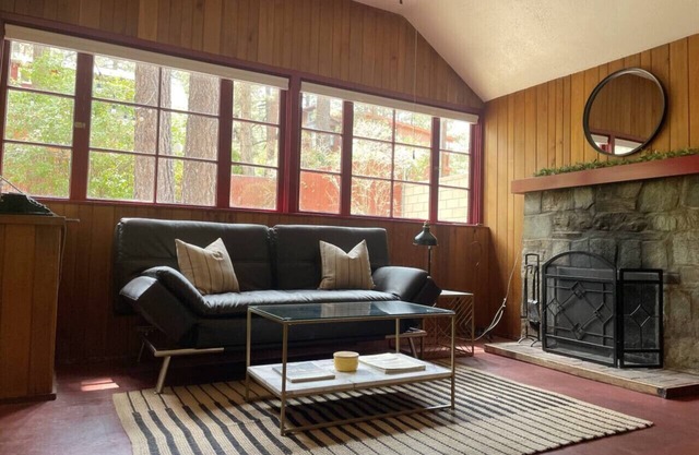 PPS · Firepit, Fenced for pets, Fireplace/Peaceful Pines