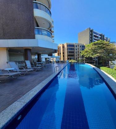 Prédio à beira-mar, na melhor localização do Rio Vermelho.