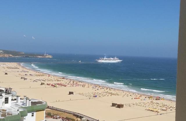 PRAIA DA ROCHA BEACH - TOP FLOOR APARTMENT