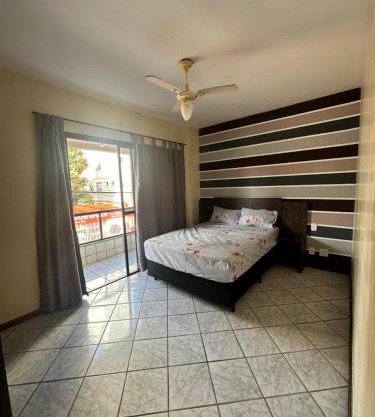 PRAIA DO MORRO - 2 QUARTOS - Apartamento 3 min do mar á pé - Garagem coberta e livre - WI FI