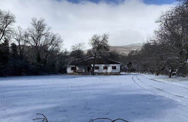 Preciosa Casa de Campo Para Disfrutar del Valle del Lozoya con un Inmenso Jardín