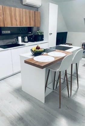 Premier City Apartment & Heart of Downtown & Parking Included