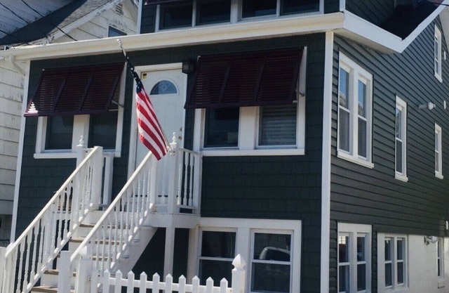 PREMIER HOST-2BR SEASIDE PARK SUITE#57, One Short Block to Beach, Kit, Liv Room